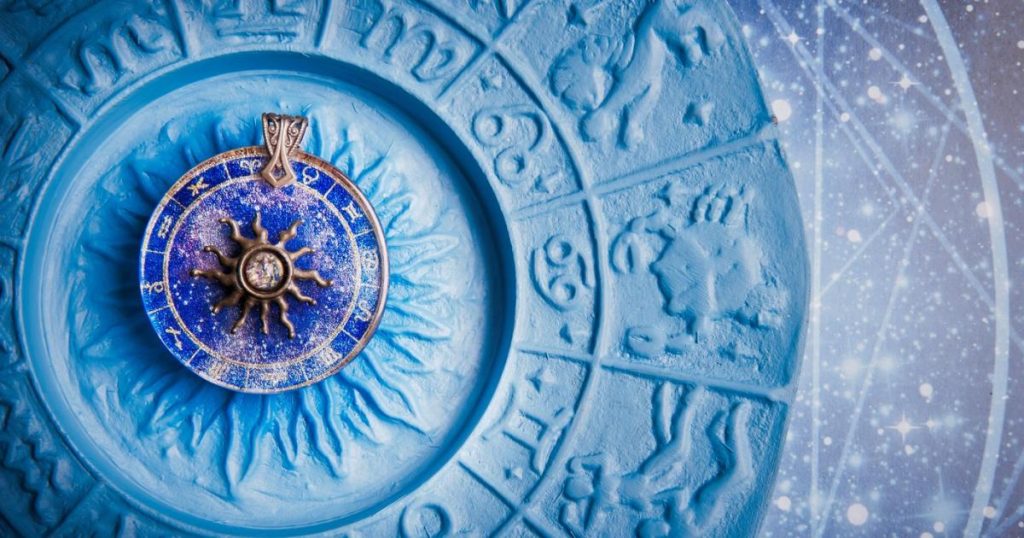 Horoscop weekend 17-18 octombrie. Zodia care trebuie să amâne cumpărăturile importante