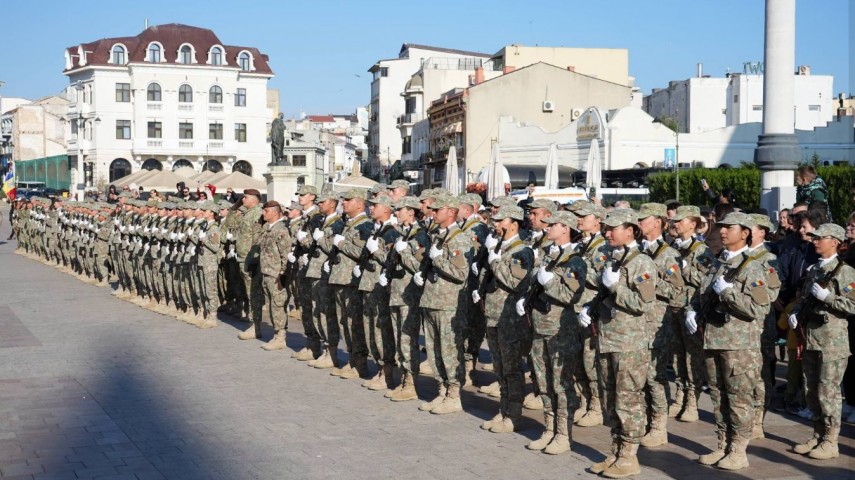 FOTO: Juramant militar in Piata Ovidiu, din Constanta