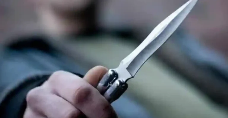 Patru ani de închisoare pentru o faptă de tentativă de omor la Vințu de Jos: Doi apropiați ai atacatorului, condamnați pentru că l-au ajutat să fugă din țară, iar un al treilea pentru că a mințit în anchetă