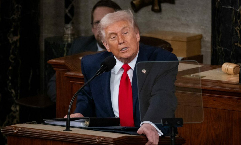 Donald Trump, despre Franța: „Par să se priceapă al naibii de bine la revoluții”