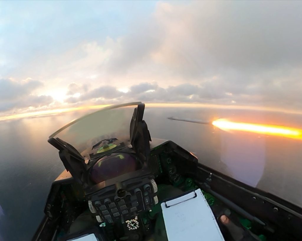 Imagini spectaculoase din avioanele F-16: Momentul în care piloții români doboară două drone Geran