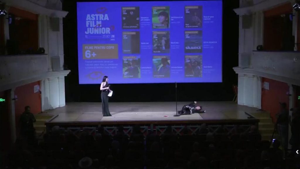 Csilla Kató, mesaj după ce a leșinat pe scena Astra Film Festival: „Stop joc, așa nu se mai poate merge mai departe!”