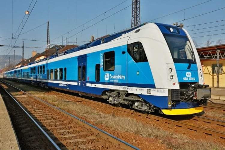 Numarul pasagerilor transportati cu trenul a scazut cu 5,8% in trimestrul II din 2026, in timp ce transportul feroviar de marfuri a crescut cu 9,3%