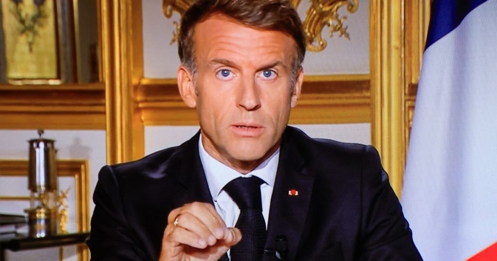 „Nimic nu justifică această violență”: Macron condamnă distrugerile de la protestele din Franța și trage la răspundere Ministerul de Interne