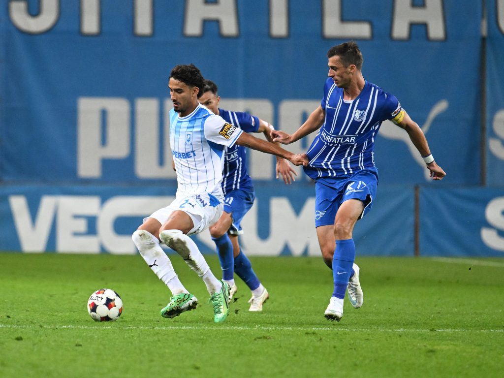 Universitatea Craiova - Farul 2-0, ACUM, pe iAMsport.ro. Romanchuk a majorat avantajul gazdelor în ultimele minute!