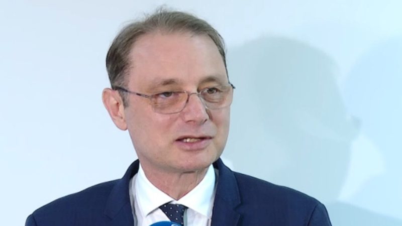 Luca Niculescu și-a reunit echipa la Vila Lac, înaintea votului decisiv din Parlament