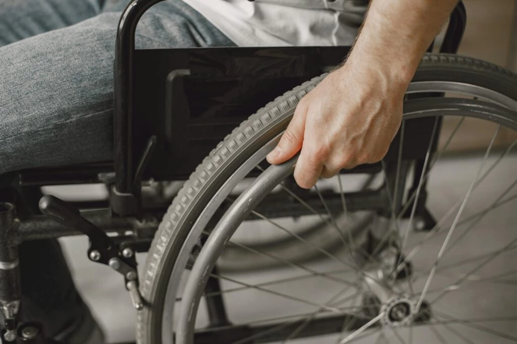 Schimbări pentru stimulentul de 1.000 de lei destinat persoanelor cu dizabilități. Ce se întâmplă din 2027