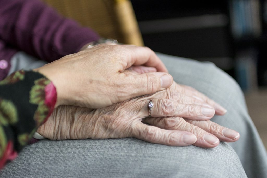 Aproape 4,7 milioane de pensionari in România! Cât este pensia medie și cine primeste cei mai puțini bani