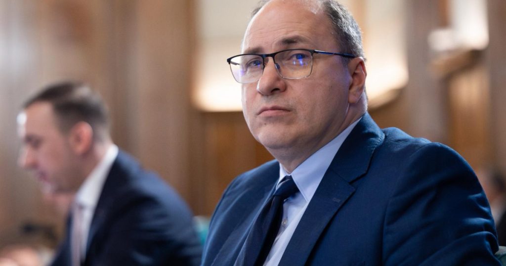 Ministrul Educației condamnă atacul de la Bistrița și anunță sprijin pentru victime. Mihai Dimian vrea mai multă siguranță în școli