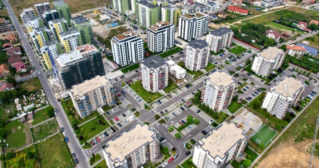 Impozitarea caselor și terenurilor după valoarea de piață, amânată. De ce nu va fi aplicat noul sistem de la 1 ianuarie 2027