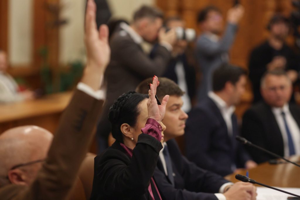 Guvernul Niculescu, în fața votului decisiv din Parlament. Ultimele audieri și calculele pentru învestitură