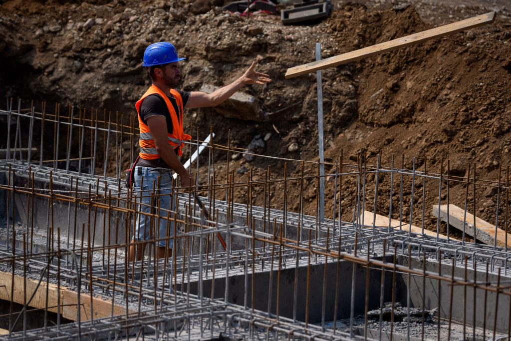 INS: Construcțiile din România au crescut cu 15,4% în primele opt luni. Avans de aproape 23% la clădirile rezidențiale