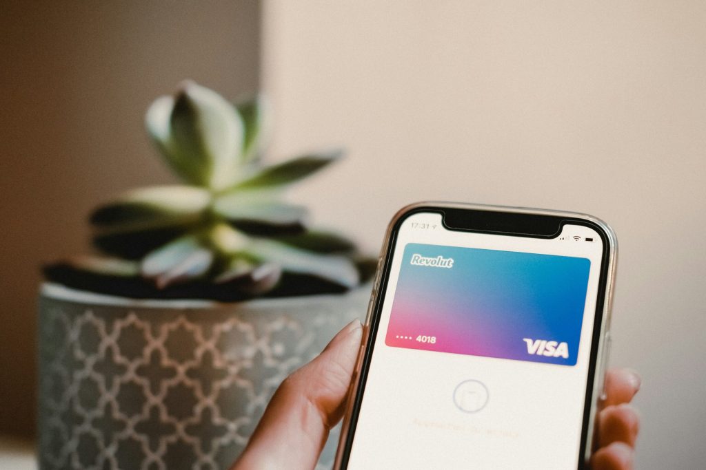 Revolut a picat în România și în alte țări. Probleme la plăți și accesarea conturilor. Ce spune compania