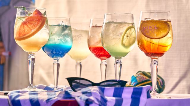 Acid, ierburi și câteva secrete pe care barmanii nu le spun niciodată