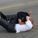 BĂRBAȚI REȚINUȚI PENTRU VIOLENȚĂ ÎN FAMILIE, LOVIRE SAU ALTE VIOLENȚE ȘI DISTRUGERE
