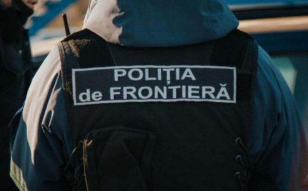 VIDEO // Tentativă de traversare ilegală a frontierei. Cinci cetățeni din Bangladesh, depistați cu o barcă gonflabilă în apropierea râului Prut