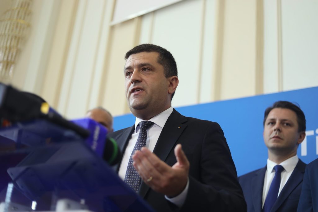 Miruță, atac la Grindeanu în Parlament: „Problema acestui guvern este pesedizarea instituțiilor”