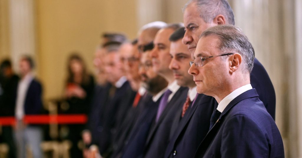 Răspunsul lui Luca Niculescu la întrebarea dacă este un premier de paravan al PSD