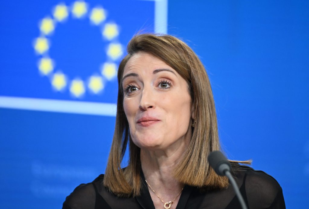Roberta Metsola l-a felicitat pe Luca Niculescu după învestire: România are un rol important în conturarea viitorului european