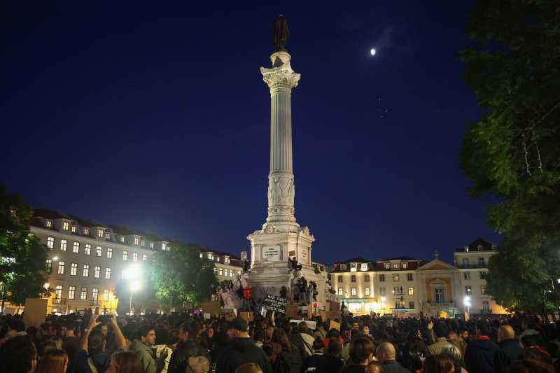 VIDEO Portugalia: Noi manifestații după evacuarea taberelor pentru dreptul la locuință