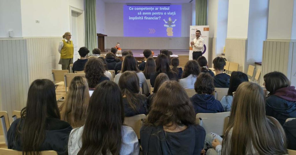 Premii de până la 1.200 de euro pentru elevii din patru colegii orădene. Cine se poate înscrie la concurs