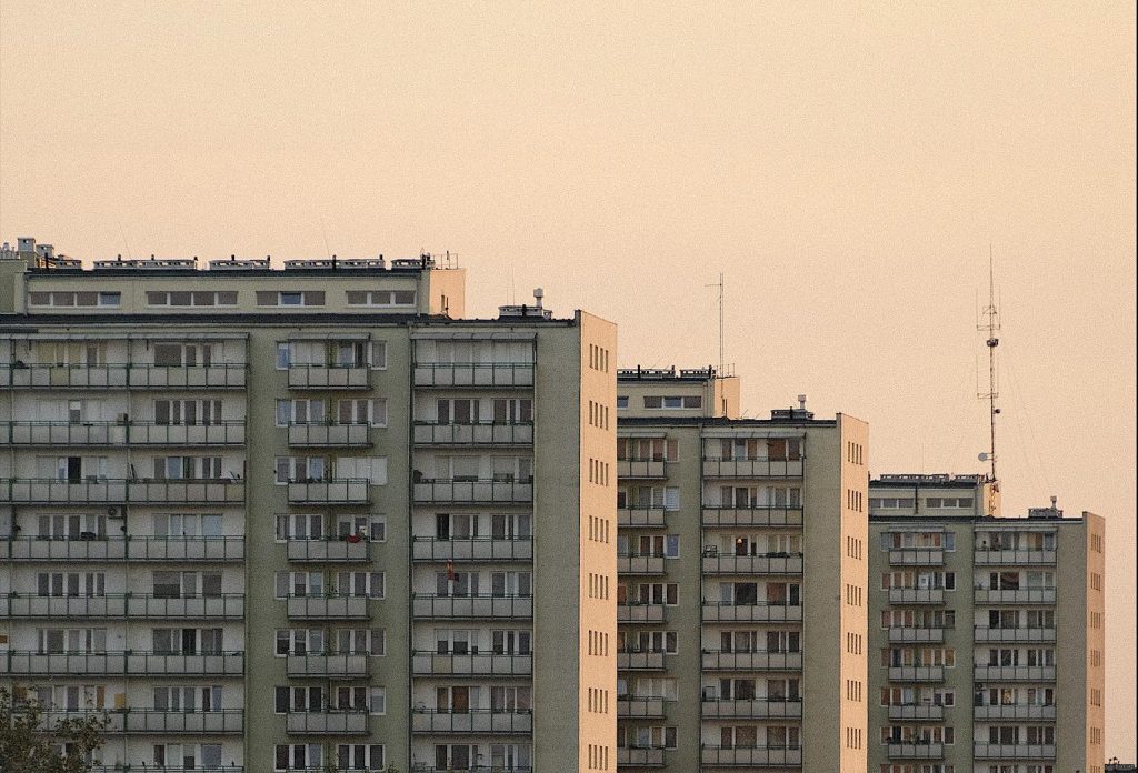 Bistrițenii pot depune cereri pentru locuințe sociale și de necesitate începând cu 1 noiembrie