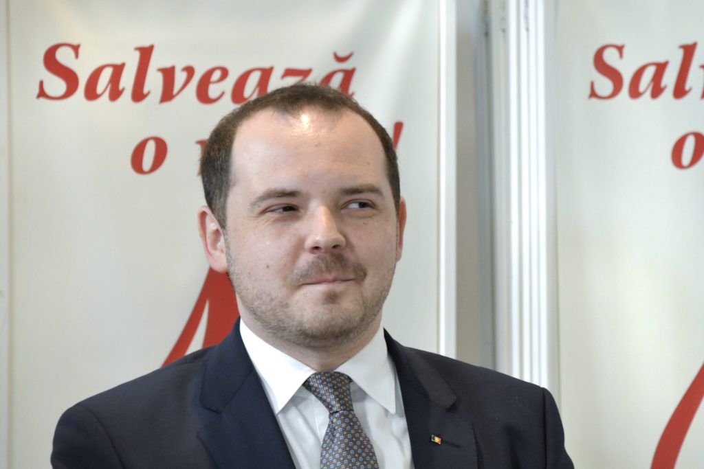 „Nu am uitat!”. Medicii care fug la ora 10 de la spitalul de stat, vizați de Rogobete. Contract desfăcut la a treia abatere