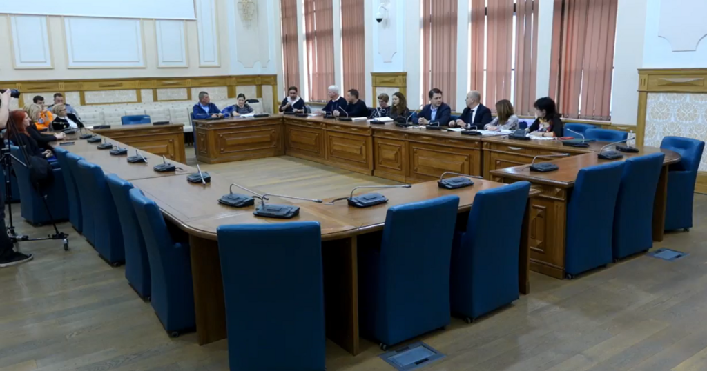Primăria, acuzată de patronate și sindicate că „refuză dialogul”. Replica: „Fără organizații privilegiate”