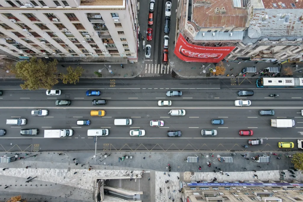 Cum se va schimba unul dintre principalele bulevarde ale Capitalei? Bucureștenii sunt chemați să răspundă. Ciprian Ciucu: „Să fie ca Champs-Élysée. Acum, e ca un canion poluat”