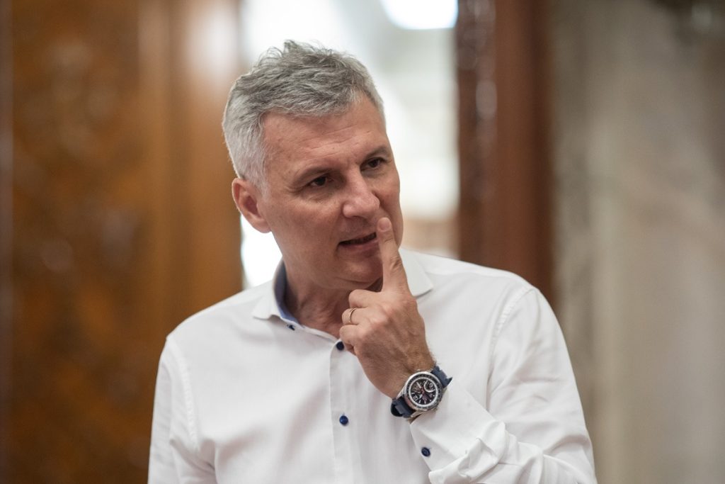 Daniel Zamfir, atac ironic la adresa USR după ce a ajuns ministru: ”Am început să aprind lumina prin cămările de la Ministerul Economiei și am dat de termite! Miruță, Darău, sunteți bine?”