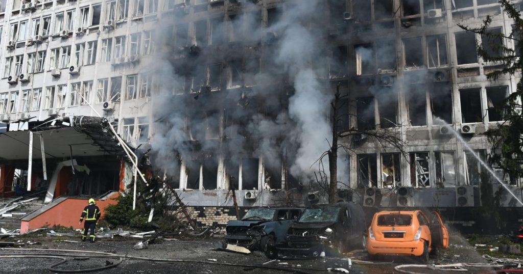 Atacuri cu rachete asupra Kievului la câteva ore după discuțiile de pace SUA-Rusia: cât de realistă e apropierea sfârșitului războiului
