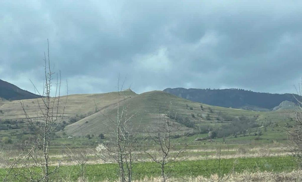 Atenționări meteo: Două zile cu ploi și vânt puternic în Alba și în alte județe. În unele zone, furtuni și grindină