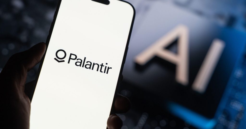 Palantir afirmă că nu poate opri sistemul de AI al NATO, în contextul în care europenii se tem de dependența de tehnologia americană