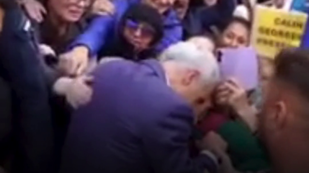 Surse: Călin Georgescu este audiat într-un nou dosar, deschis după ce ar fi făcut salutul legionar la ieșirea dintr-o secție de poliție