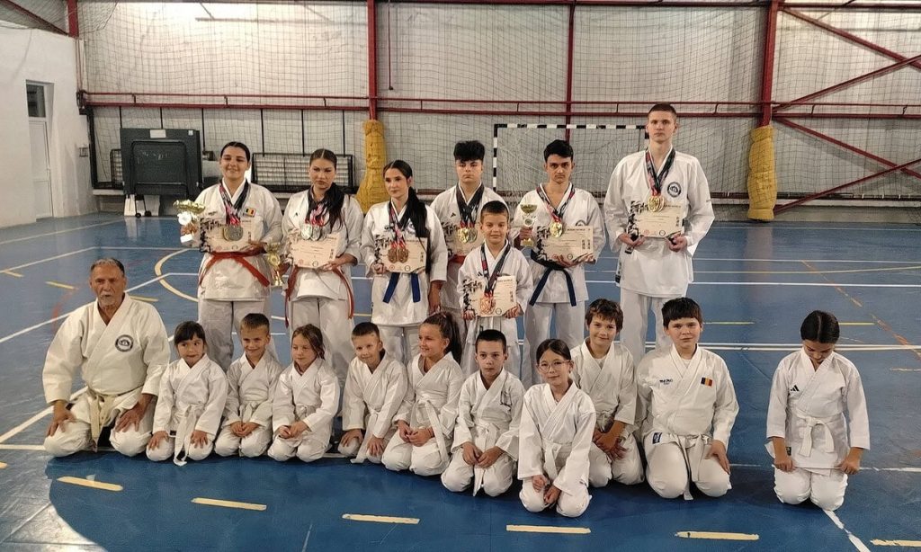 Succes uriaș pentru karatiștii Metalurgistului Cugir: 20 de medalii la Cupa Mondială SKDUN din Italia