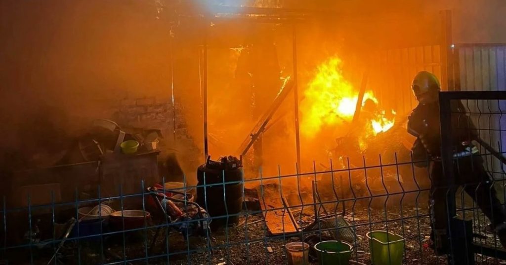 Atac masiv asupra Kievului: Rusia a lansat 21 de rachete balistice în trei valuri. Cel puțin două persoane au murit
