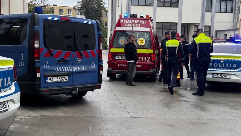 Argeş: Elev rănit de un coleg cu o armă albă, la un liceu din Piteşti