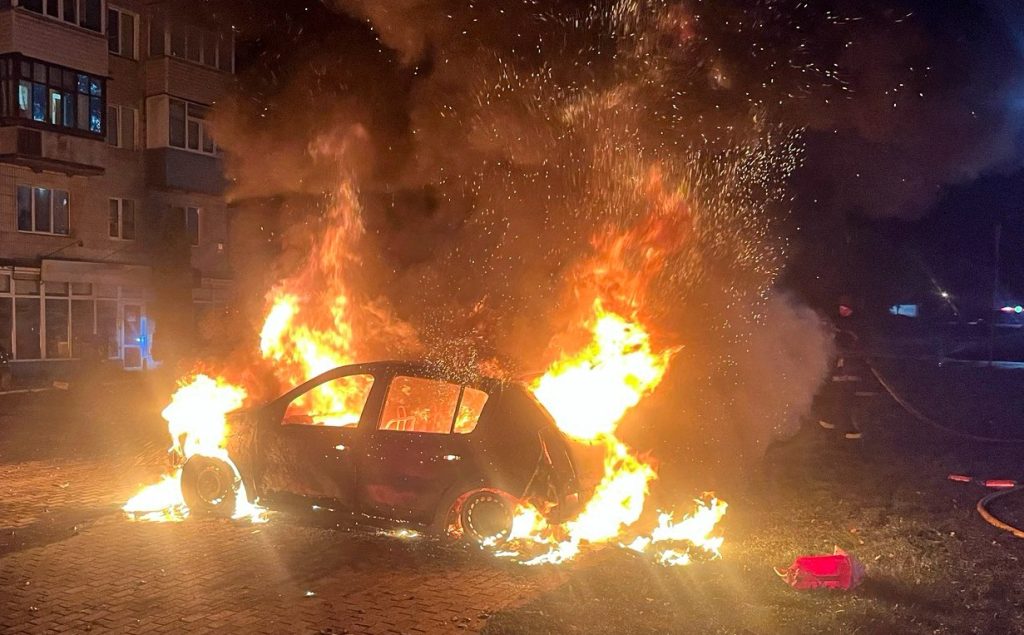 Ziua 1702 Ucraina acuză „lingușeala” SUA față de Putin. „Setea” de motorină a lui Trump a distrus negocierile. Explozii la Kiev, peste 600 de drone spre Moscova (Video)