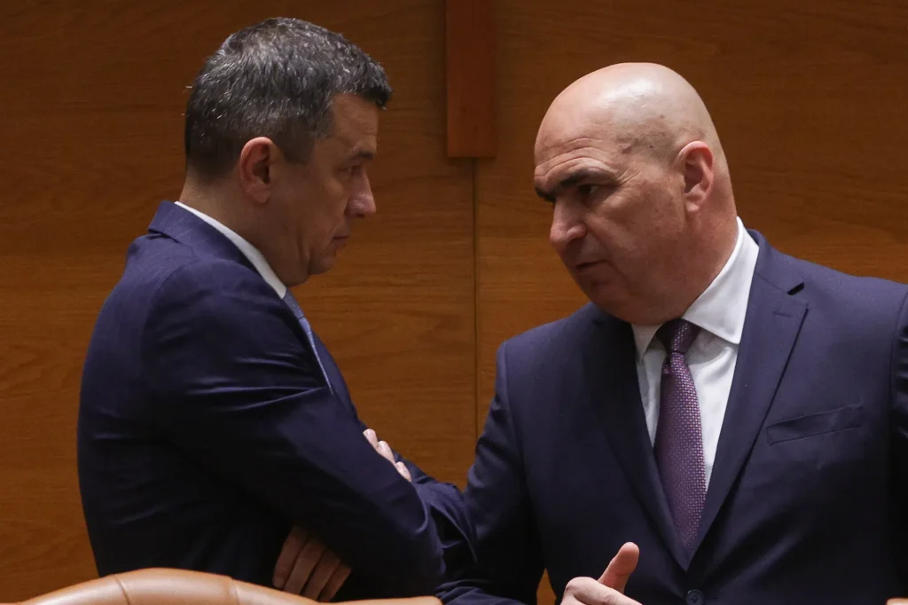 CCR îî dă dreptate lui Grindeanu în disputa cu Bolojan pe ordonanța SAFE