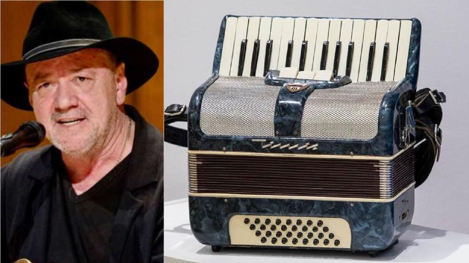Nicu Alifantis donează Brăilei acordeonul primit de la părinți în 1961: instrumentul ajunge la Teatrul Maria Filotti