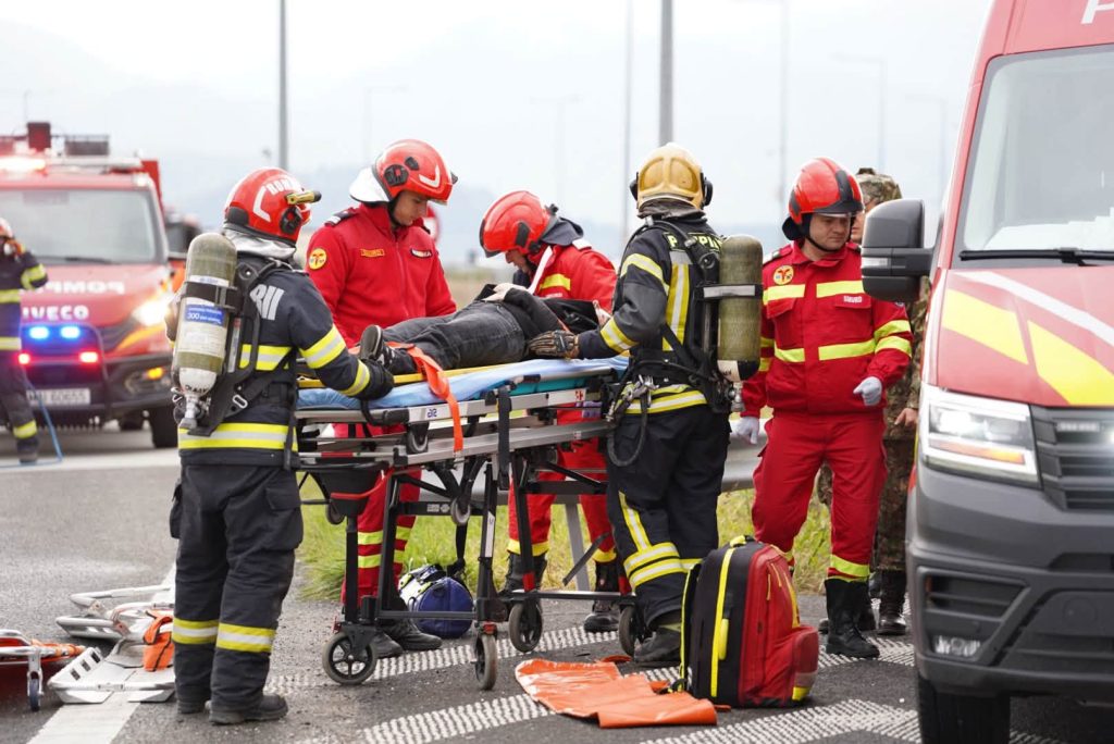 Nor toxic spre Tălmaciu, victime multiple și acid sulfuric pe A1: pompierii sibieni au simulat un accident major