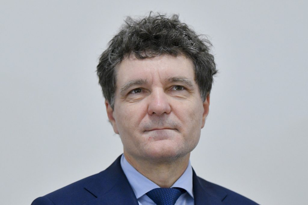 Președintele sesizează din nou Curtea Constituțională. Legea care ar ridica orașul Voluntari la rang de municipiu, contestată de Nicușor Dan
