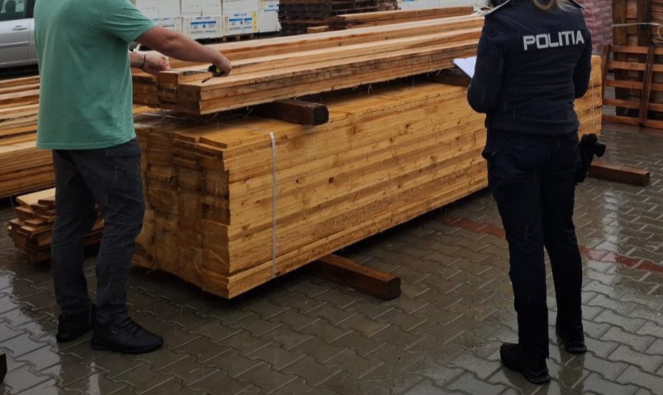 Polițiștii vrânceni, în acțiuni pentru protejarea fondului forestier