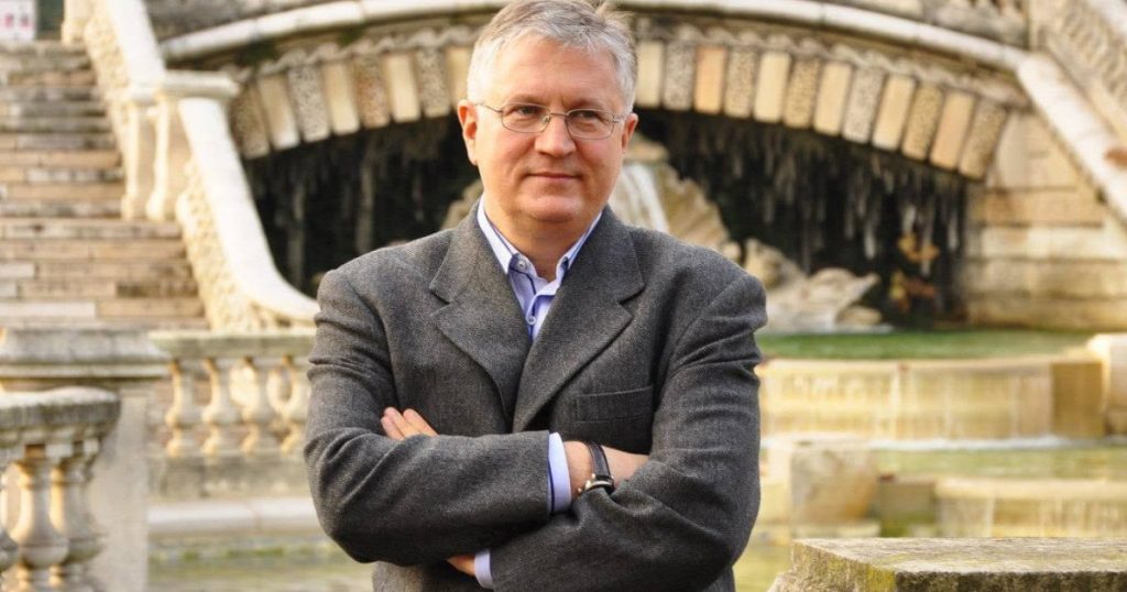 Consulul general al României la Lyon, rechemat. Acesta ar urma să fie numit şeful Cancelariei premierului. Cine e Oleg Ungureanu