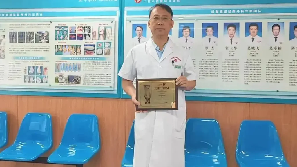 Obsedat de nemurire, Putin l-a atras în Rusia pe un doctor chinez care spune că poate să facă transplant de cap uman pe un corp nou