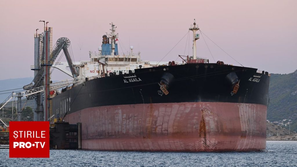 Un petrolier încărcat cu motorină rusească se află în drum spre New York. Poate face plinul la aproape un milion de mașini
