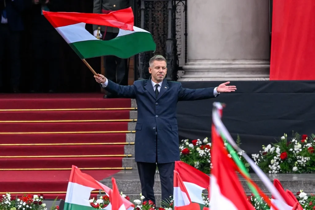 „Ungaria nu e o ţară feribot. Poporul a făcut o alegere clară”. Peter Magyar, la comemorarea Revoluţiei ungare din 1956