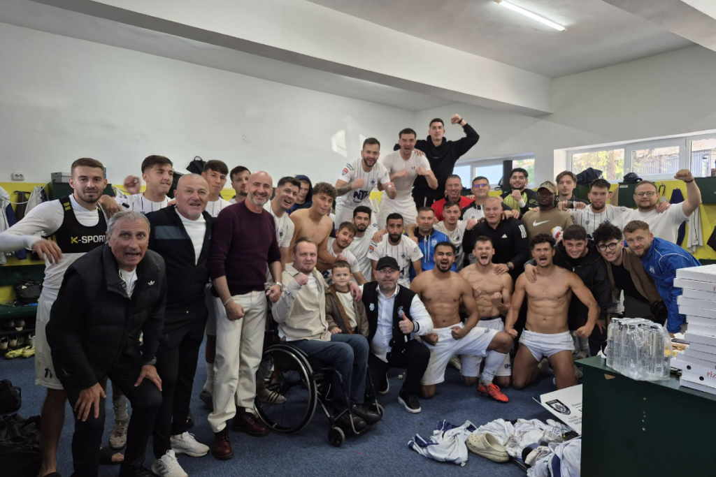 Petre Grigoraș, omul momentului în Liga 2 » Petrecere dezlănțuită în vestiar: „Ăștia sunt băieții mei și au inimă de lei!”