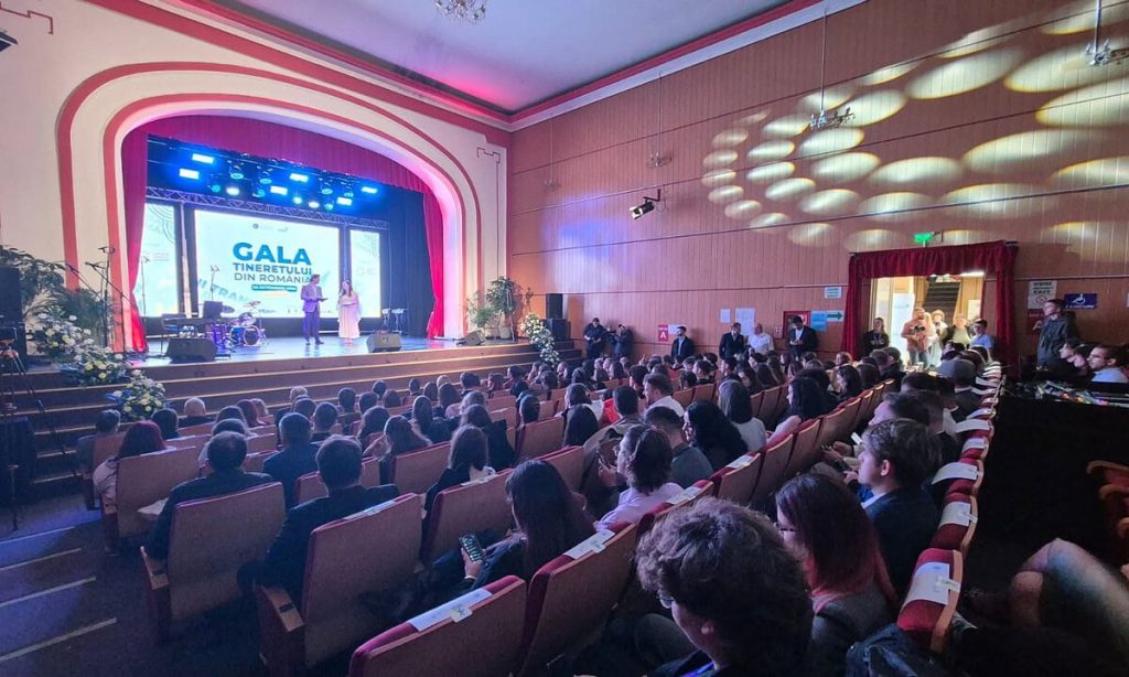 LIVE-VIDEO Gala Tineretului din România 2026 la Alba Iulia. Proiecte dedicate tinerilor, premiate la Casa de Cultură a Studenților