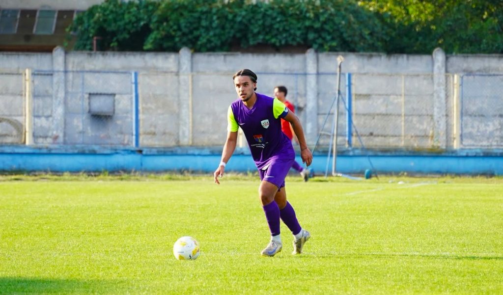 UNA MANITA – CSM Sighetu Marmației câștigă detașat în fața lanternei roșii, cu un „poker” al lui Santiago, și urcă pe locul 5 în serie